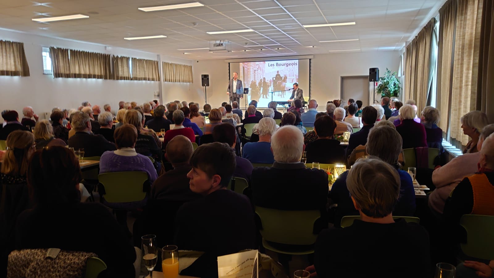 Grote zaal foto 4